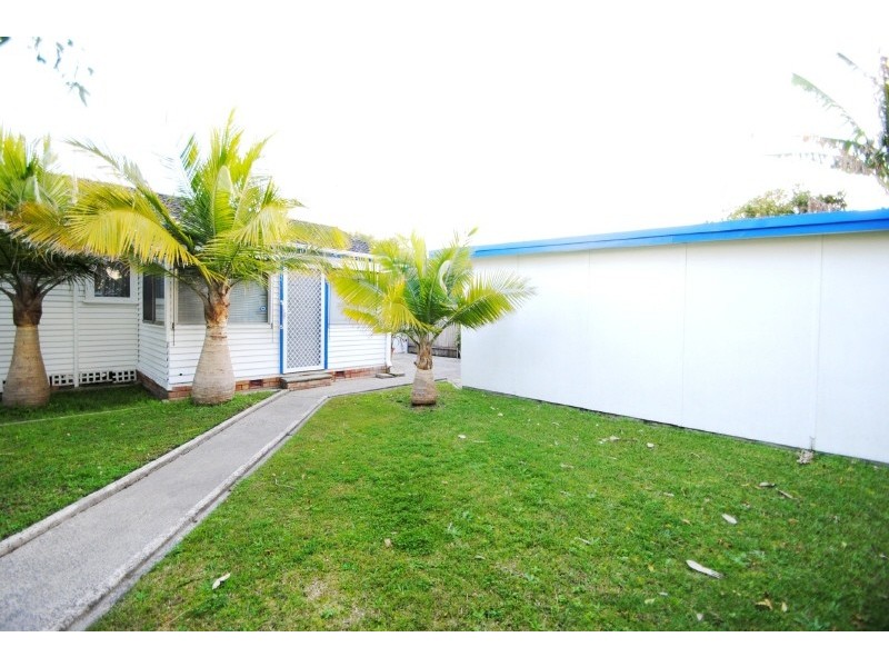 18 First Avenue, Toukley NSW 2263