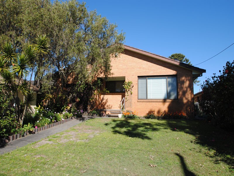 69 Moss Avenue, Toukley NSW 2263
