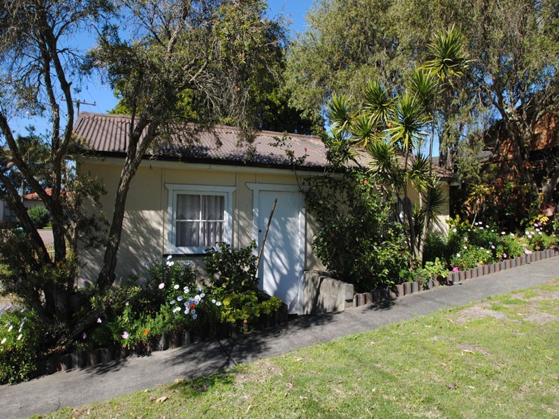 69 Moss Avenue, Toukley NSW 2263