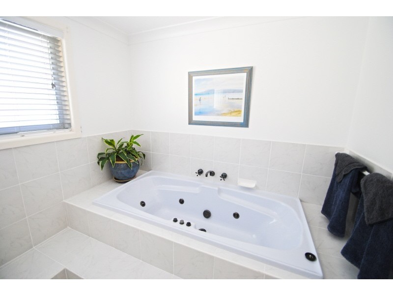 11 Branter Road, Nords Wharf NSW 2281