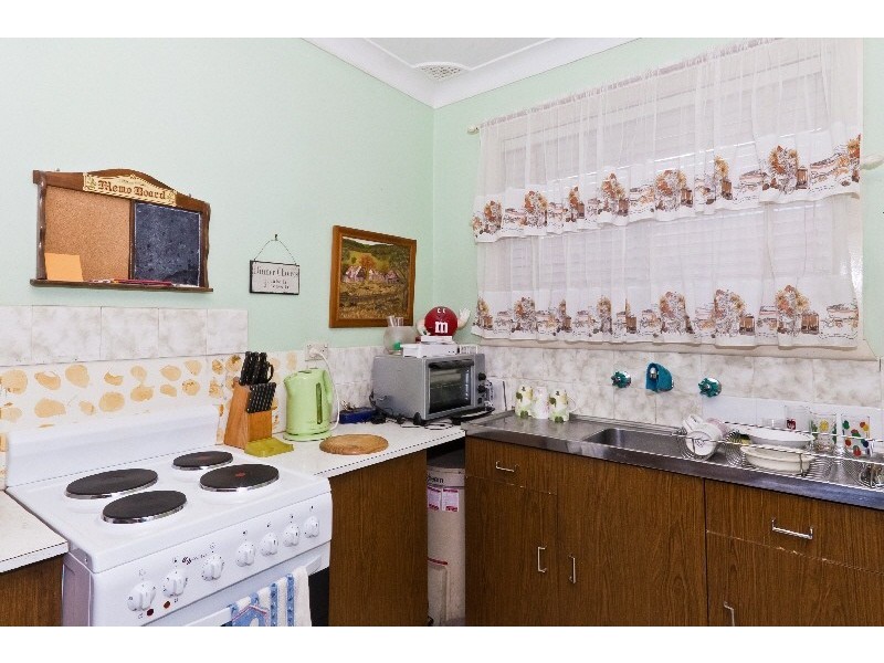 2 Read Street, Canton Beach NSW 2263