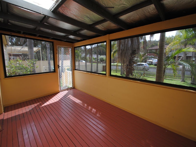 19 Cadonia Road, Tuggerawong NSW 2259