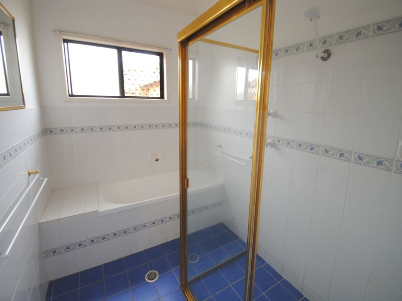 19 Cadonia Road, Tuggerawong NSW 2259