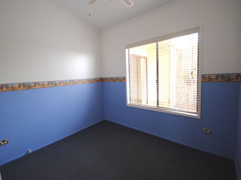 19 Cadonia Road, Tuggerawong NSW 2259