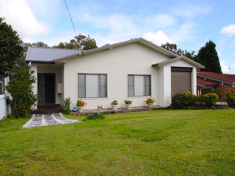 54 Leonard Ave, Toukley NSW 2263