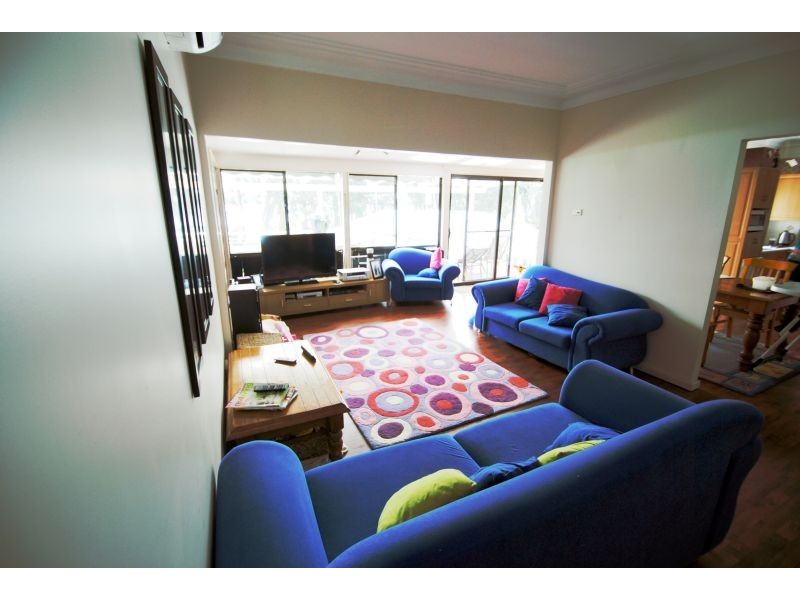 54 Leonard Ave, Toukley NSW 2263