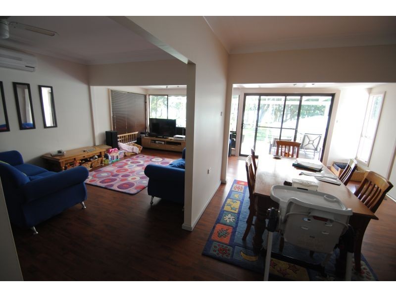 54 Leonard Ave, Toukley NSW 2263