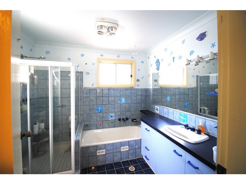 42 Dalton Avenue, Kanwal NSW 2259