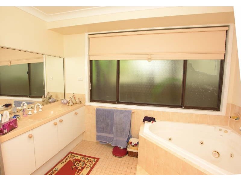11 Epsom Place, Bateau Bay NSW 2261