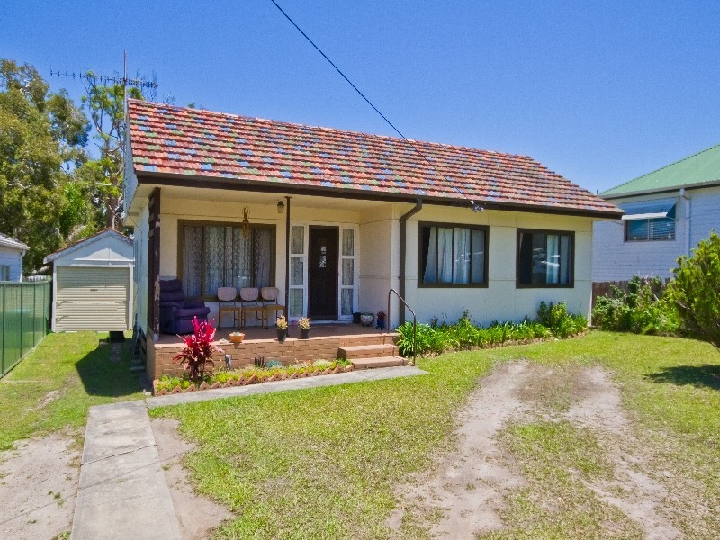34 Victoria Avenue, Toukley NSW 2263