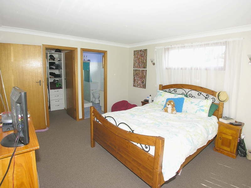 68 Brooke Avenue, Killarney Vale NSW 2261