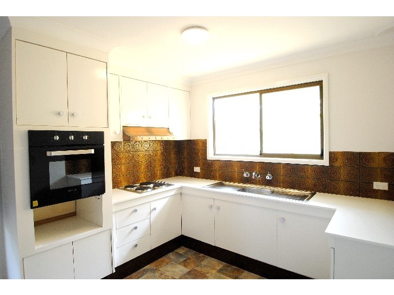 18 Melrose Avenue, Gorokan NSW 2263