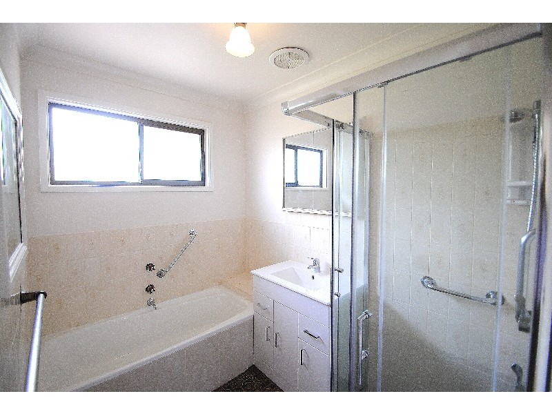 18 Melrose Avenue, Gorokan NSW 2263