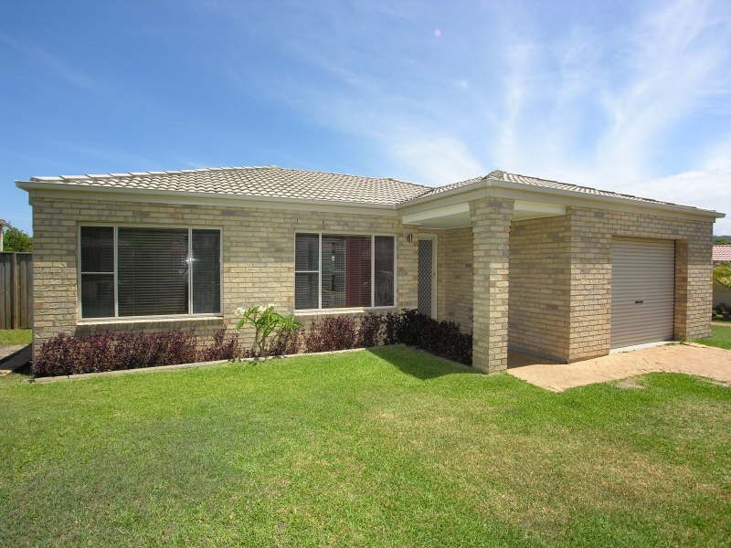 11 Harold Close, Bateau Bay NSW 2261