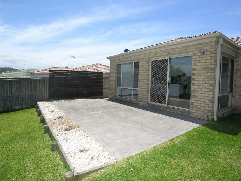 11 Harold Close, Bateau Bay NSW 2261
