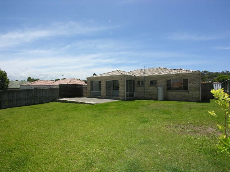 11 Harold Close, Bateau Bay NSW 2261