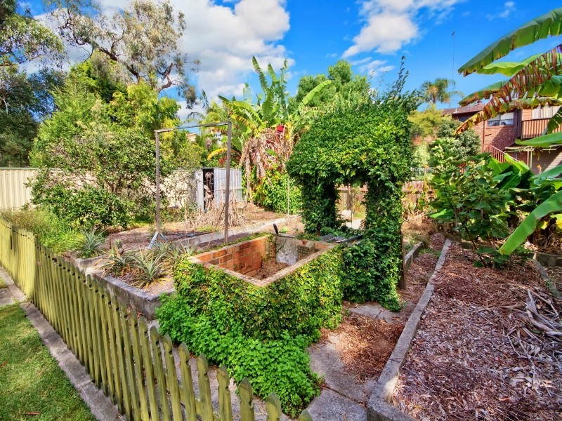 40 Sabrina Avenue, Bateau Bay NSW 2261