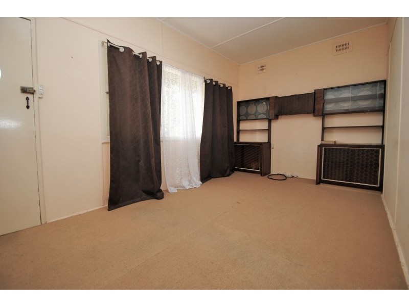 11 Wallis Avenue, Canton Beach NSW 2263