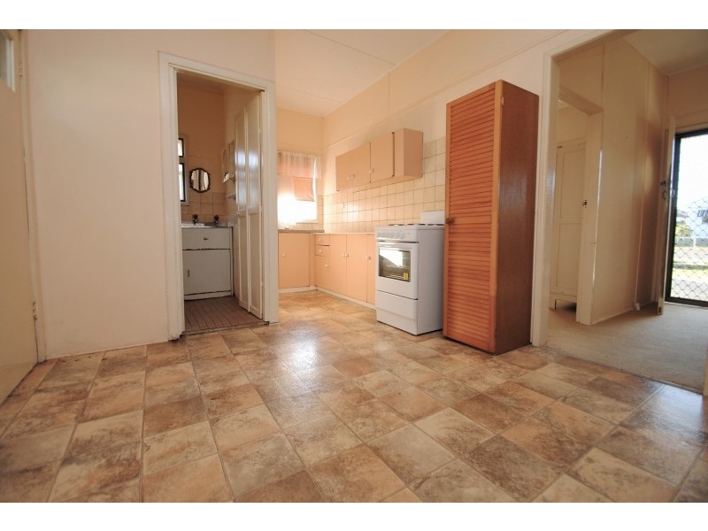 11 Wallis Avenue, Canton Beach NSW 2263