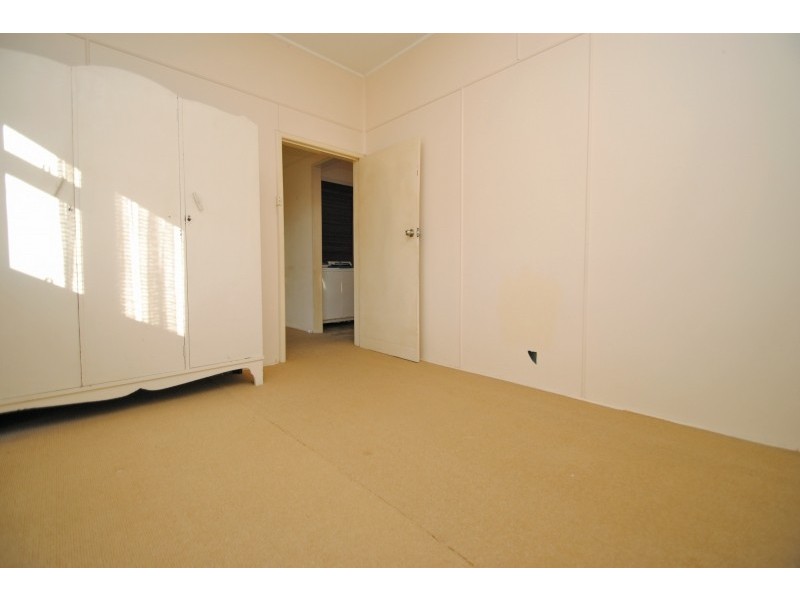 11 Wallis Avenue, Canton Beach NSW 2263