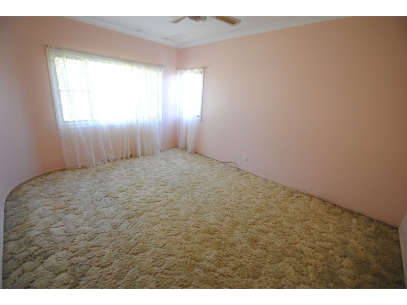 12 Canton Beach Road, Toukley NSW 2263