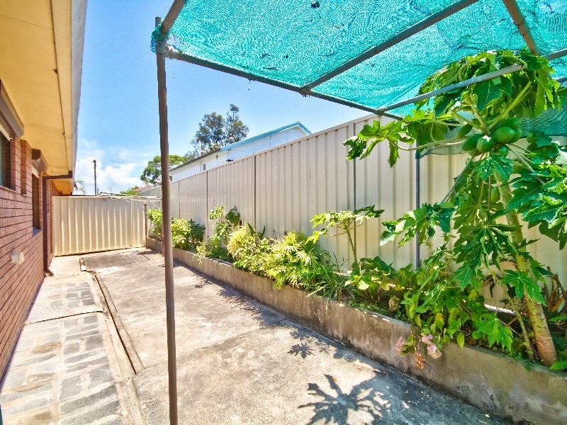 2/15-17 Holmes Avenue, Toukley NSW 2263