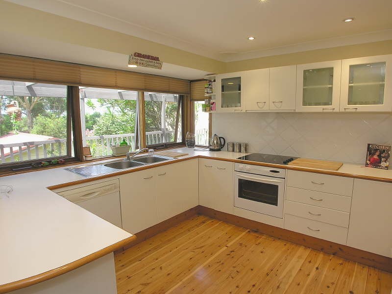 18 Donegal Road, Berkeley Vale NSW 2261