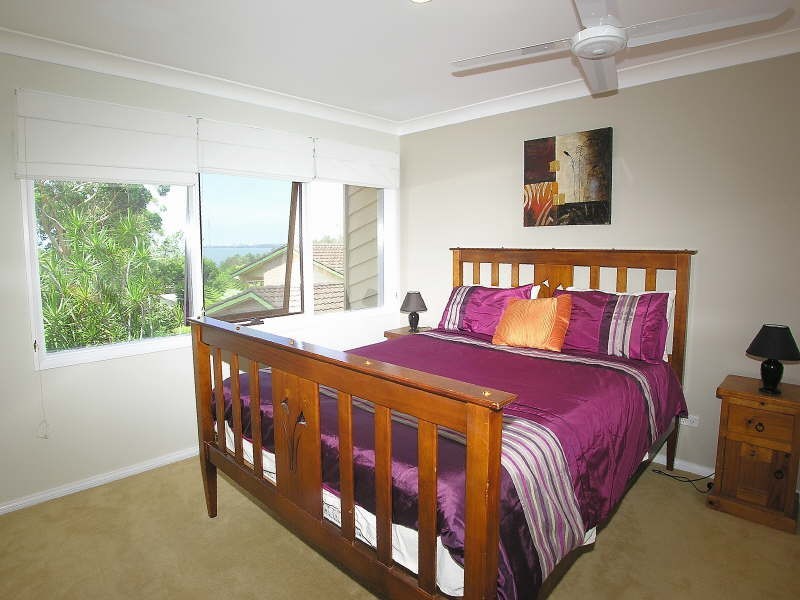 18 Donegal Road, Berkeley Vale NSW 2261