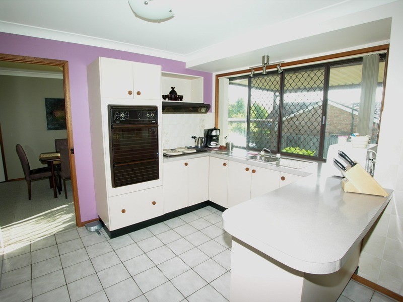 11 Sherwood Close, Bateau Bay NSW 2261