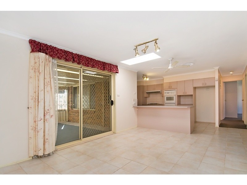 2 Bensley Close, Lake Haven NSW 2263