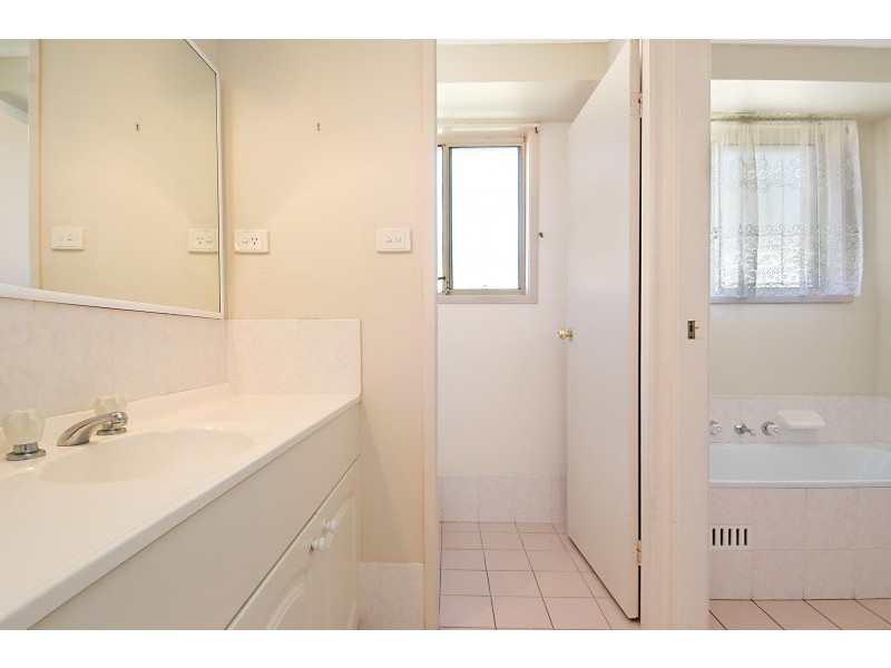 2 Bensley Close, Lake Haven NSW 2263
