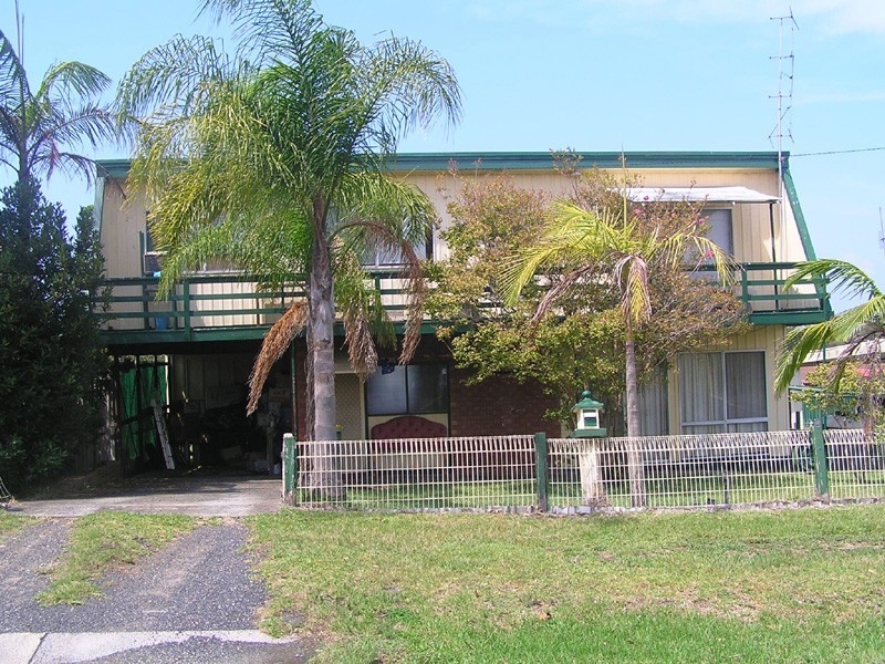 17 Jacqueline Avenue, Gorokan NSW 2263