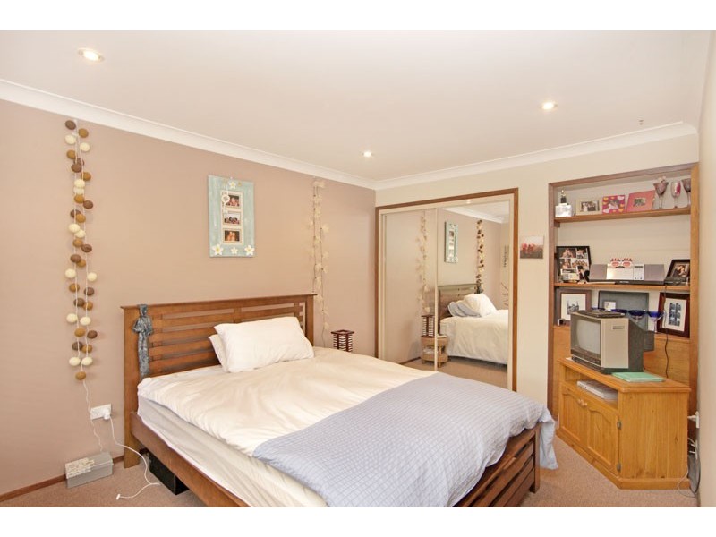 22 Curzon Avenue, Bateau Bay NSW 2261