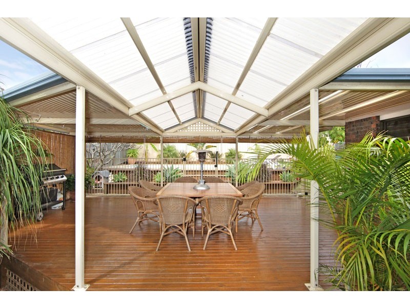 22 Curzon Avenue, Bateau Bay NSW 2261