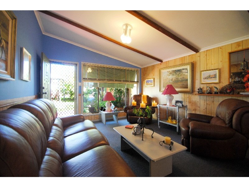 71 Wall Road, Gorokan NSW 2263