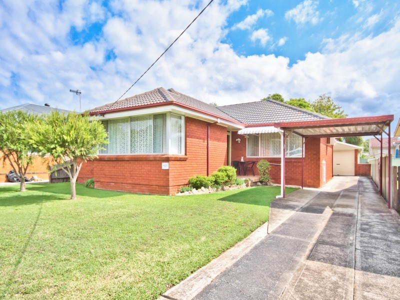 27 Kathleen White Crescent, Killarney Vale NSW 2261