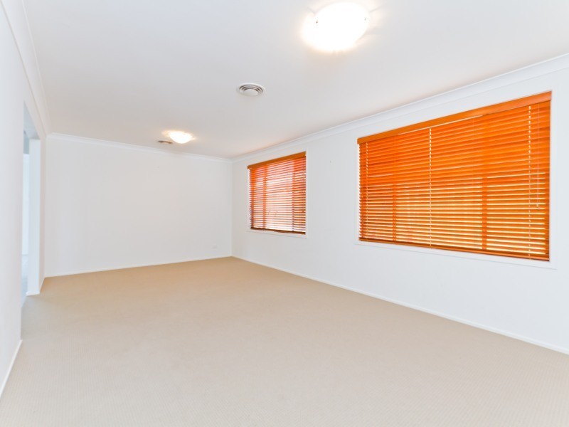 8 Wakool Crescent, Woongarrah NSW 2259
