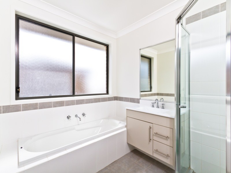 8 Wakool Crescent, Woongarrah NSW 2259