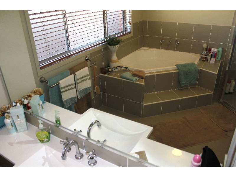 7 Lily Lane, Woongarrah NSW 2259