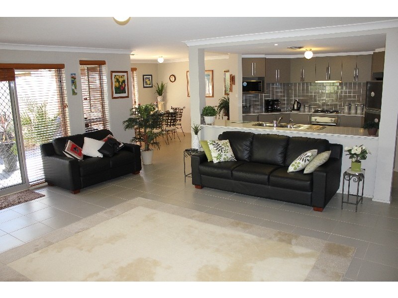 7 Lily Lane, Woongarrah NSW 2259