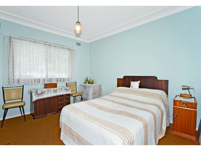 230 Lakedge Avenue, Berkeley Vale NSW 2261