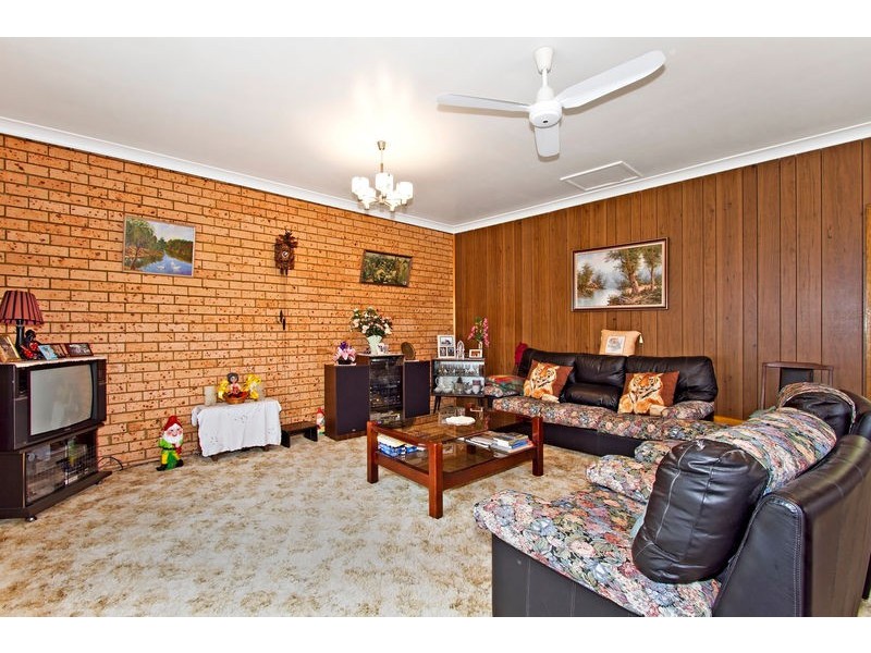 230 Lakedge Avenue, Berkeley Vale NSW 2261