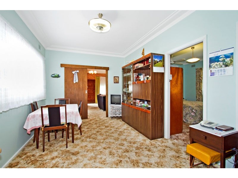 230 Lakedge Avenue, Berkeley Vale NSW 2261