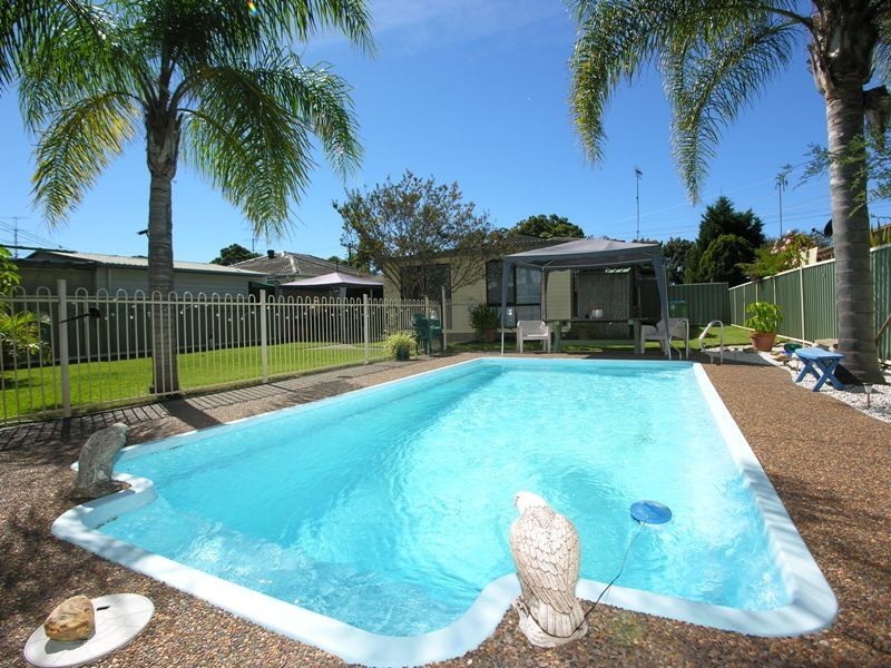 2 Robertson Road, Killarney Vale NSW 2261