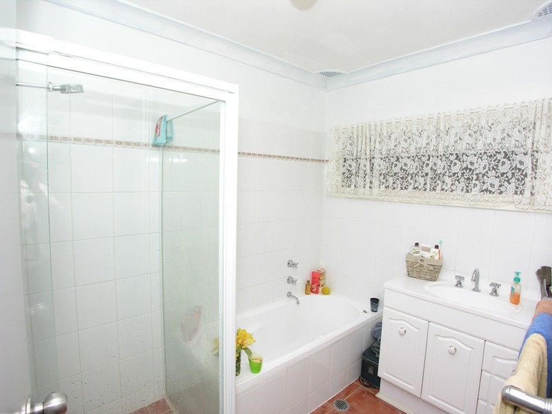 2 Robertson Road, Killarney Vale NSW 2261