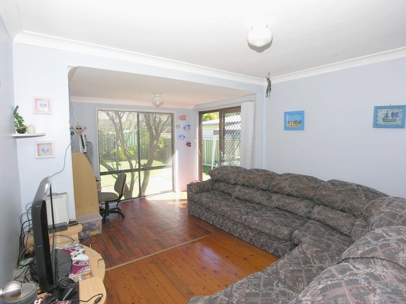 2 Robertson Road, Killarney Vale NSW 2261