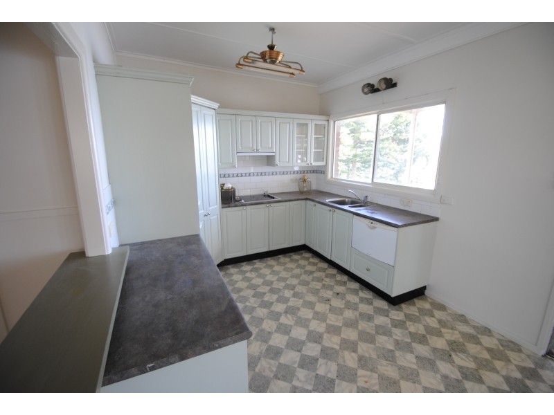 162 Tuggerawong Rd, Wyongah NSW 2259