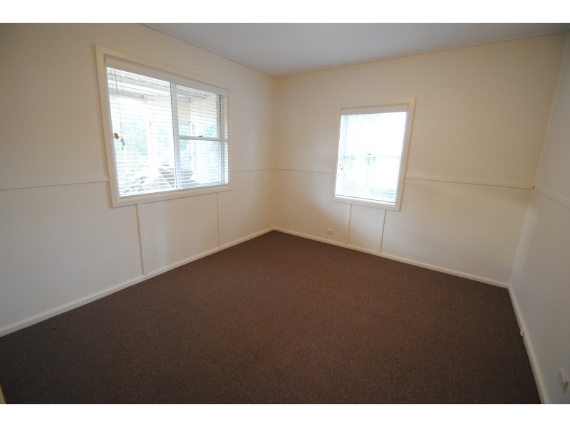 162 Tuggerawong Rd, Wyongah NSW 2259