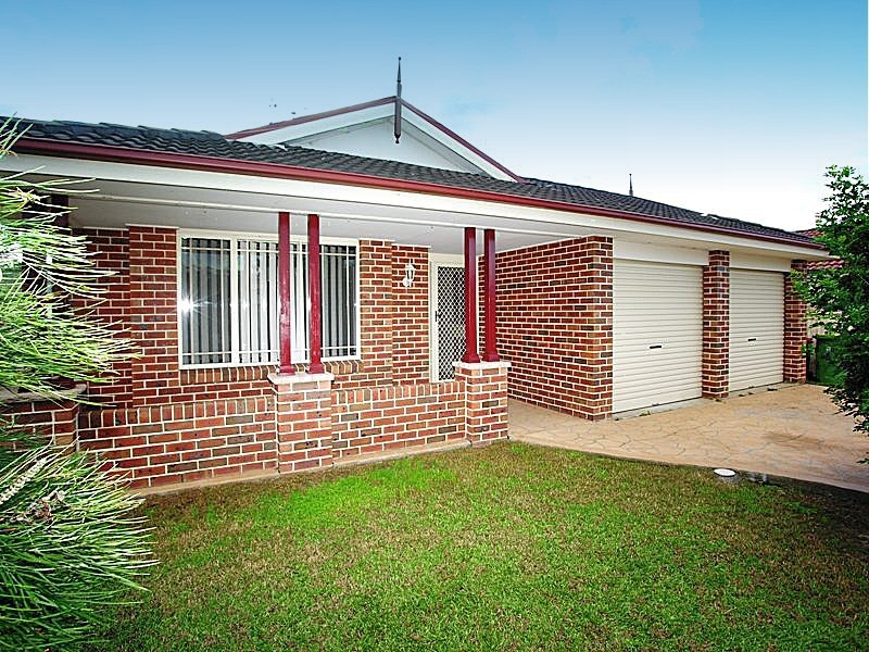 25 Lorraine Avenue, Berkeley Vale NSW 2261