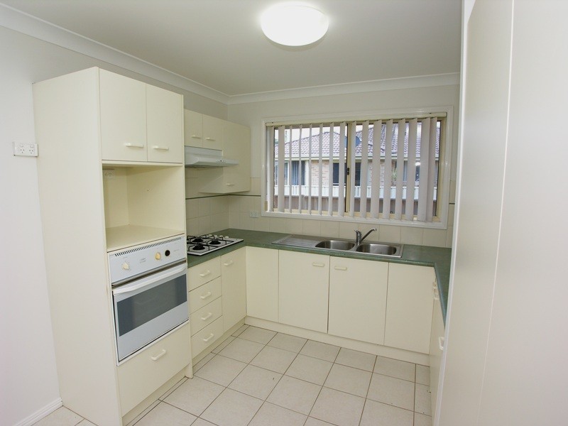 25 Lorraine Avenue, Berkeley Vale NSW 2261